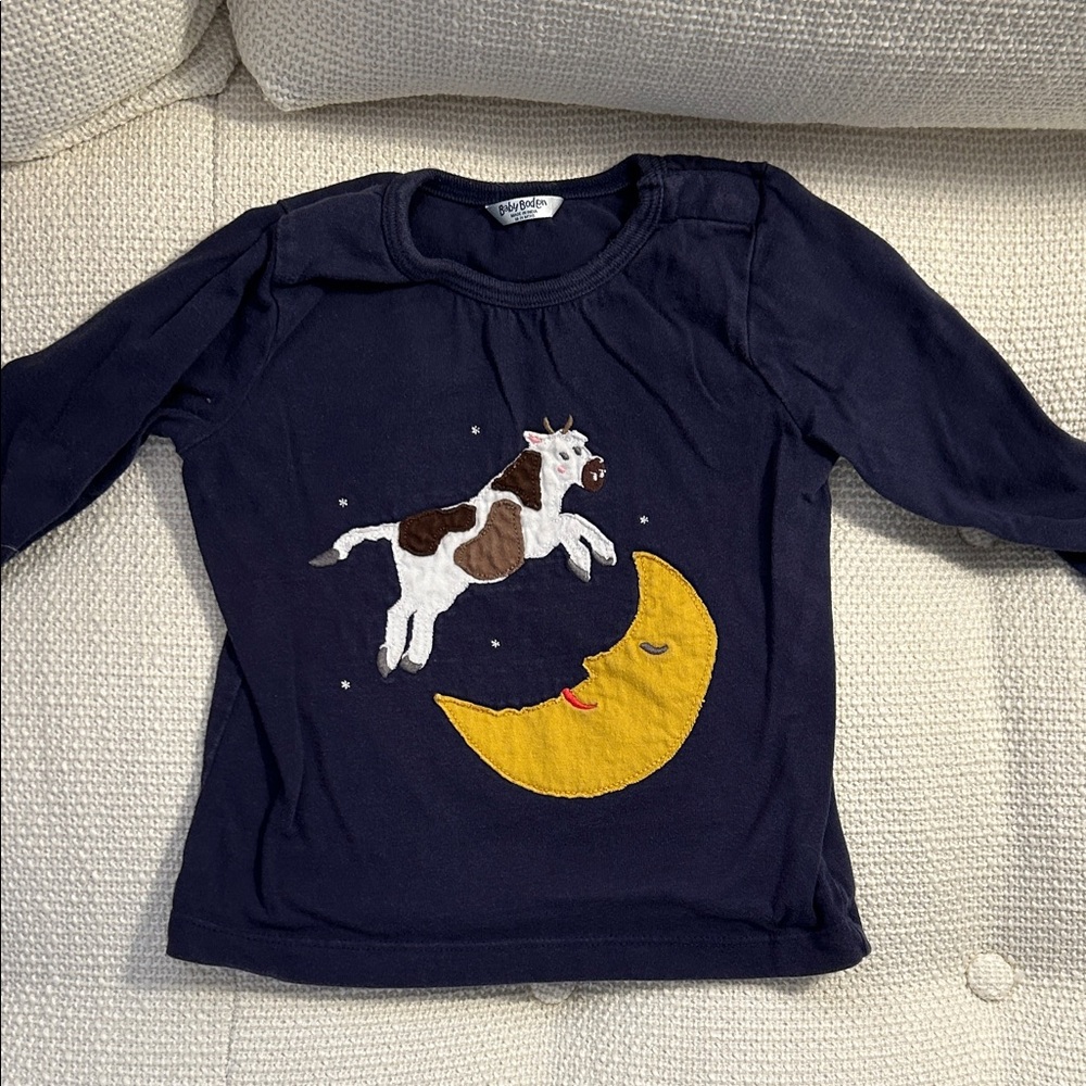 Baby Boden Navy Long Sleeve with “Cow Jumped Over the Moon” Design Size 18-24mos